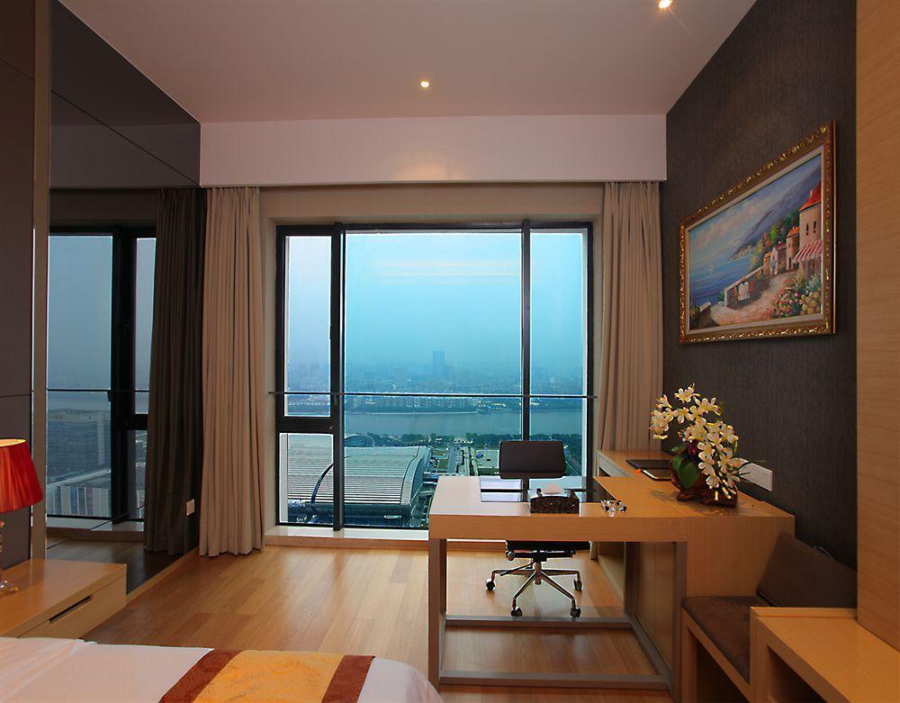 Shajing Guangzhou Heefun Apartment - Poly World Trading Center מראה חיצוני תמונה
